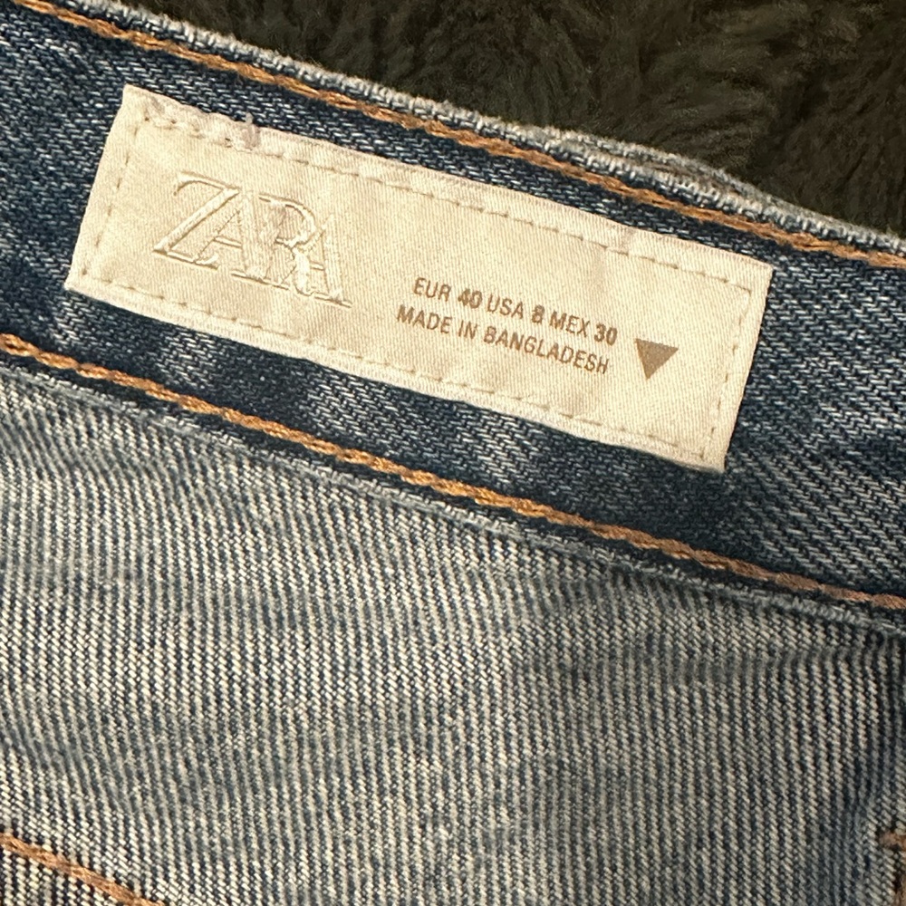 Zara High Waisted Leg Crossover Jeans - Picture 6 of 7